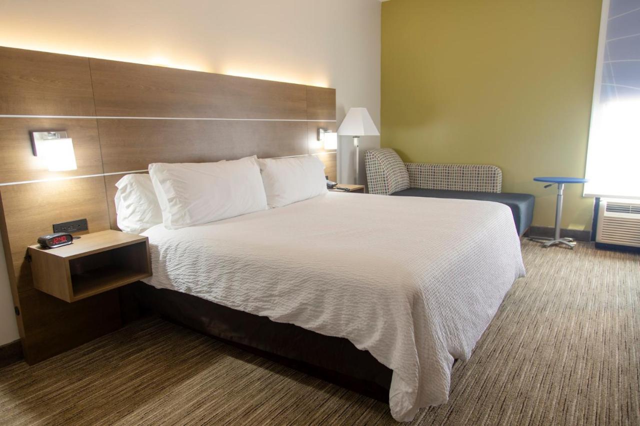 Holiday Inn Express Marshfield - Springfield Area By Ihg Esterno foto