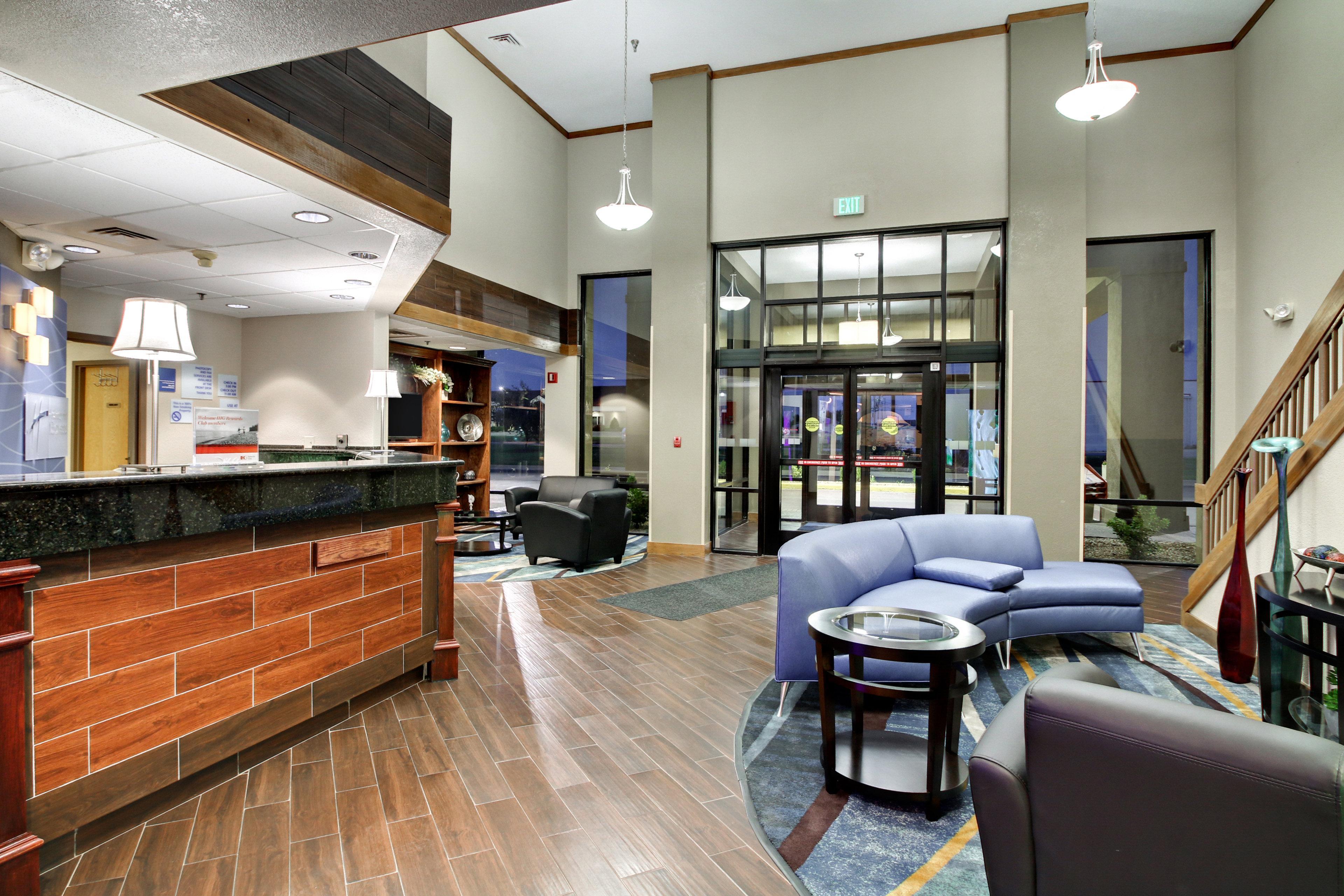 Holiday Inn Express Marshfield - Springfield Area By Ihg Esterno foto
