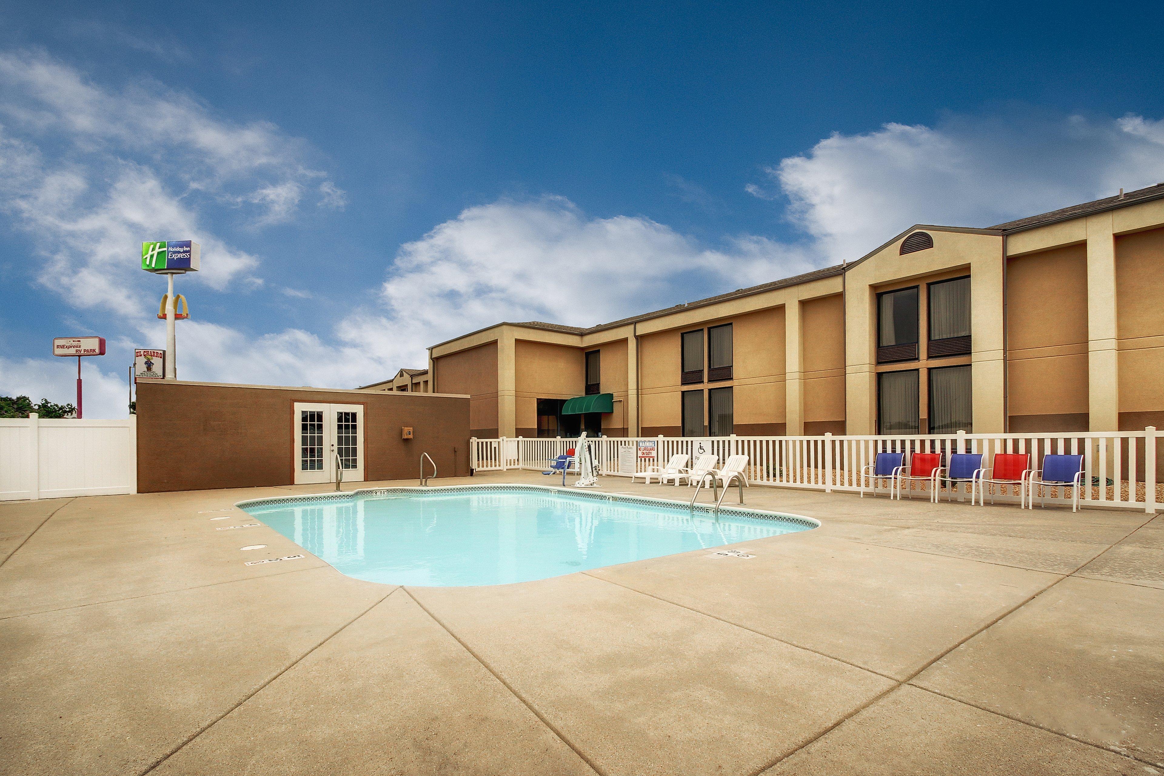 Holiday Inn Express Marshfield - Springfield Area By Ihg Esterno foto