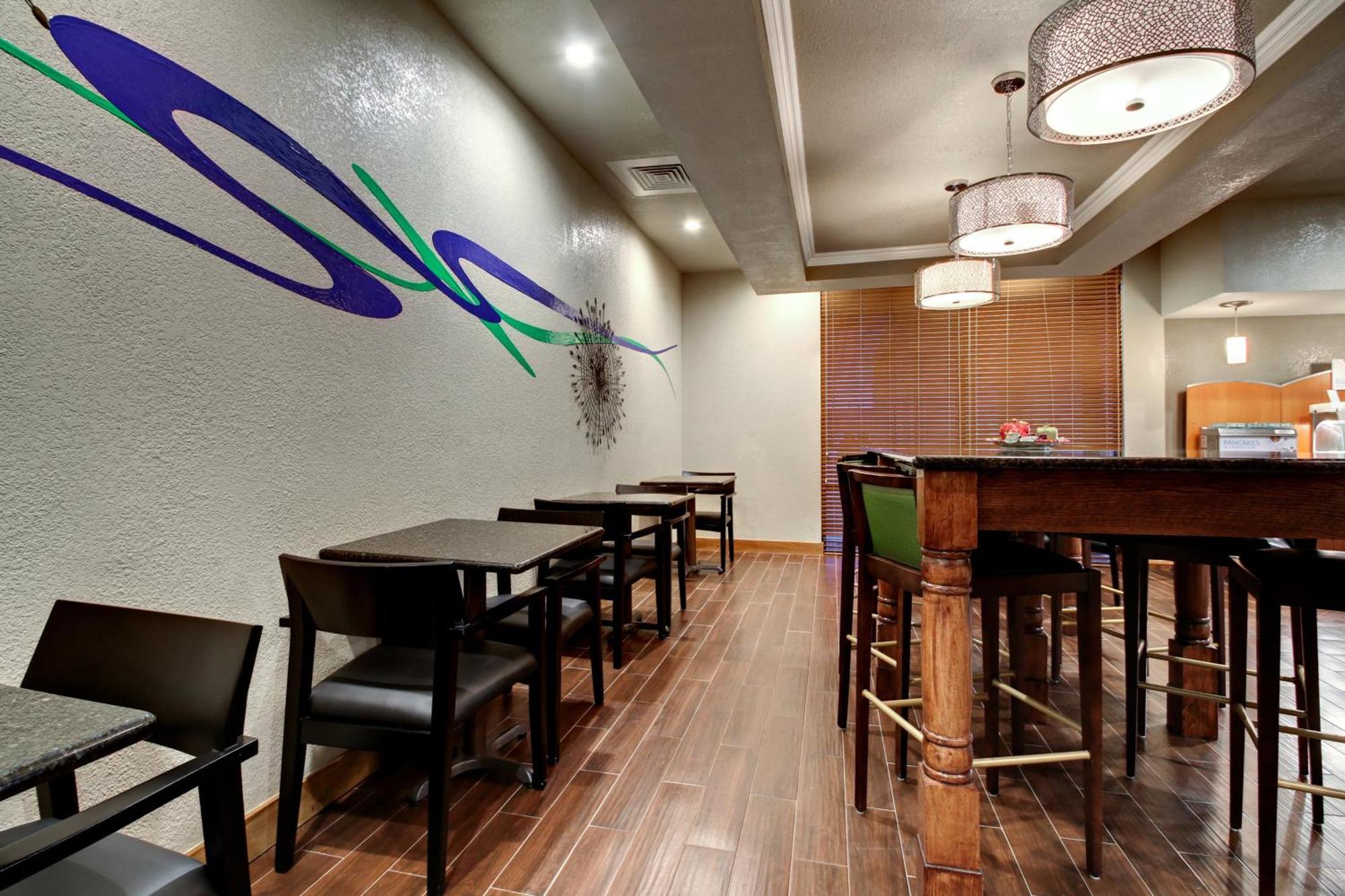 Holiday Inn Express Marshfield - Springfield Area By Ihg Esterno foto