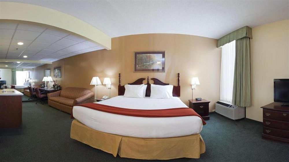 Holiday Inn Express Marshfield - Springfield Area By Ihg Esterno foto
